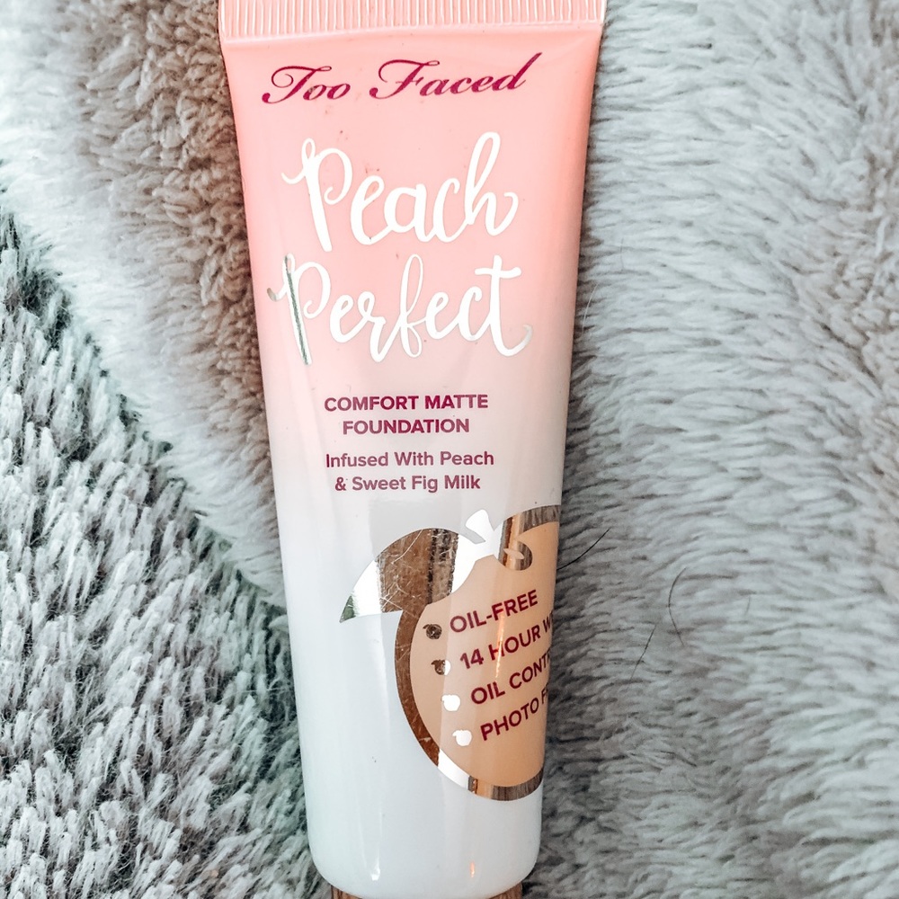 TooFaced PeachPerfect Matte Foundation-Marshmallow